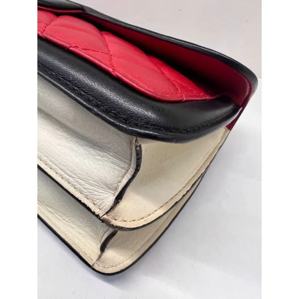 Chanel Women Pre-Loved Bag Very Good Condition - Picture 3 of 9